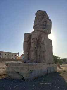 Eine Statue in Nahaufnahme