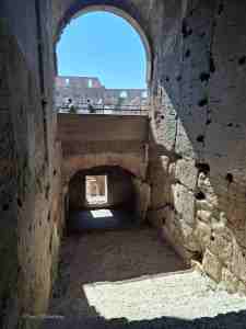 Ein Gang in den Innenbereich