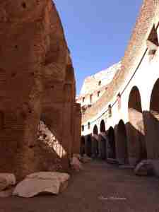 Zwischen den Säulen