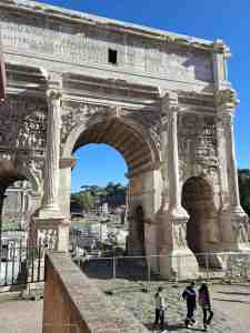 Der Septimius-Severus-Bogen