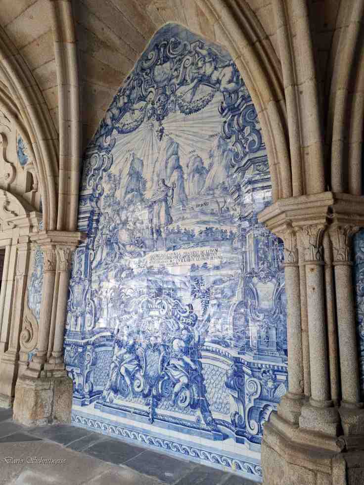 Azulejos neben der Kathedrale